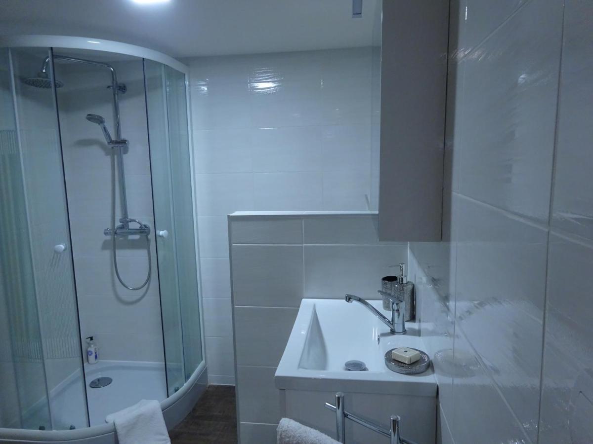 Family Friendly Apartment 3 Adults Plus Child Ружомберок Екстериор снимка