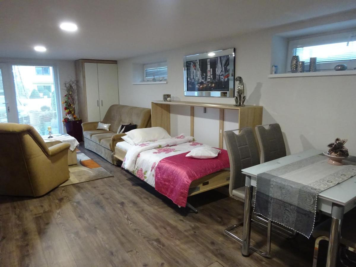 Family Friendly Apartment 3 Adults Plus Child Ружомберок Екстериор снимка